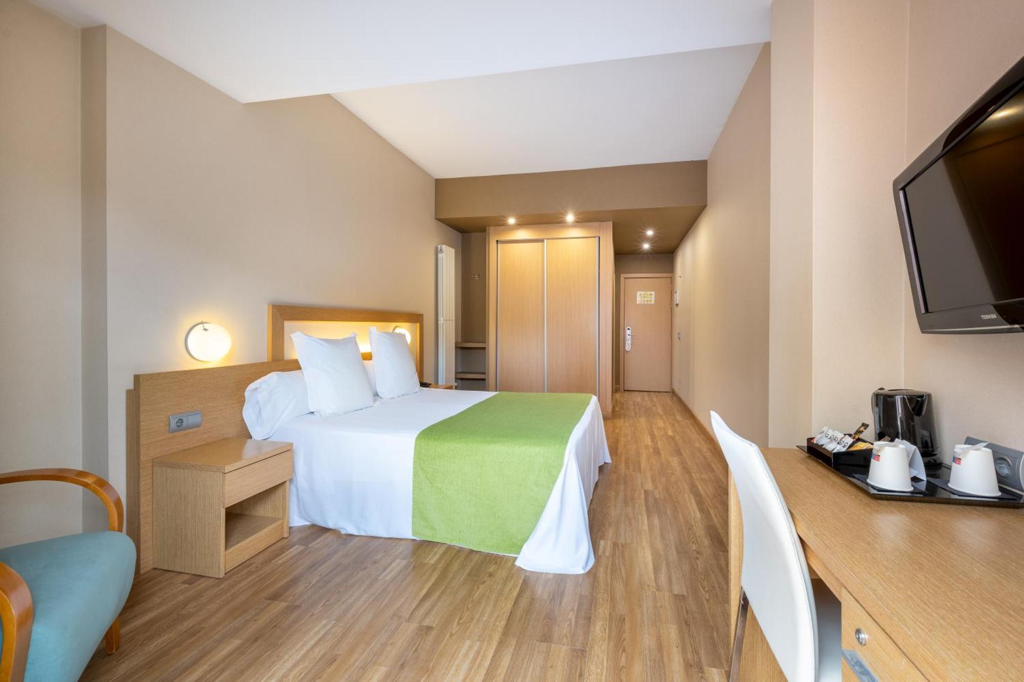 Premium Double or Twin Room Disability Access,1553279230:JPEG