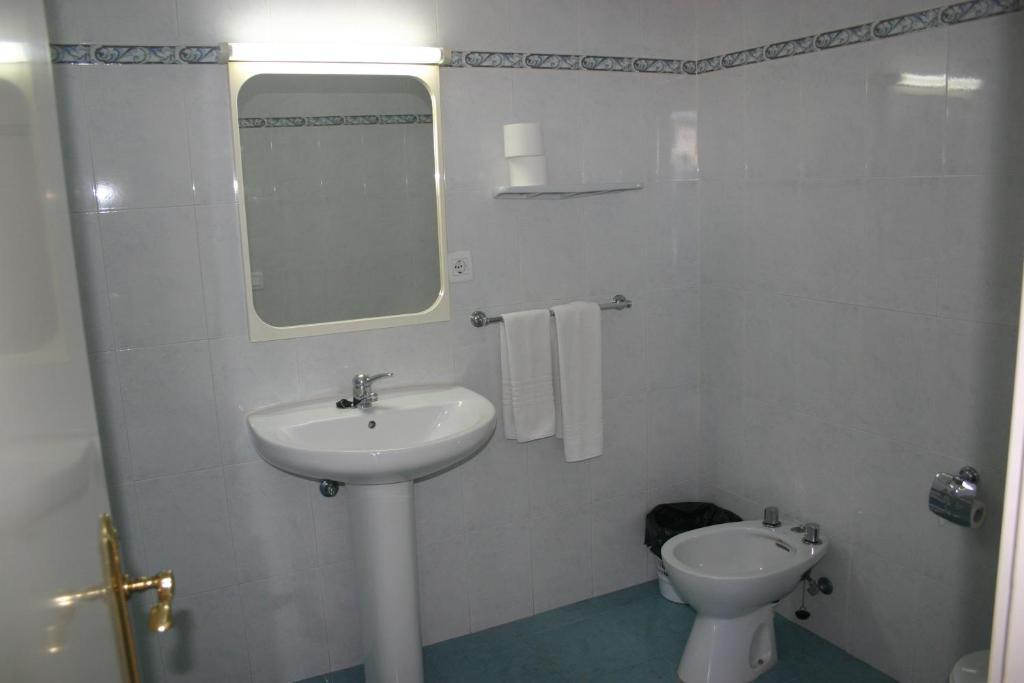 Estudio (2 adultos)